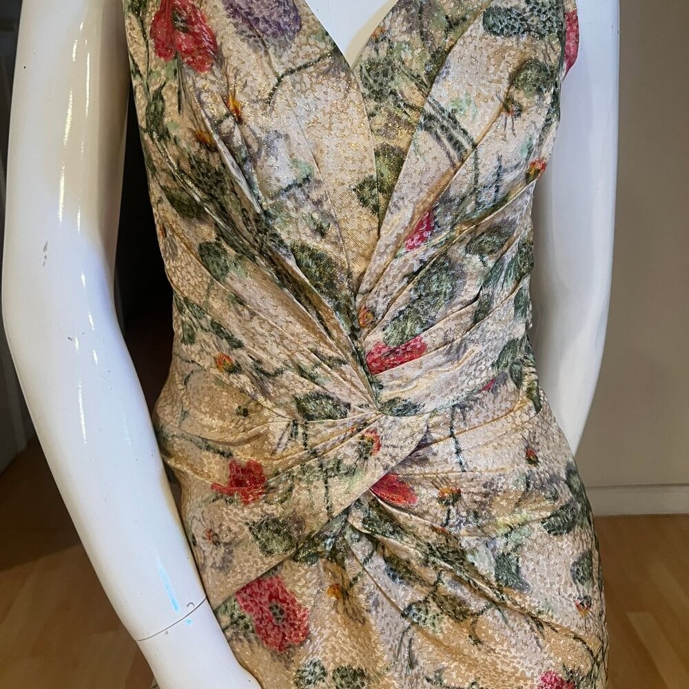 50'S VINTAGE CEIL CHAPMAN FLORAL BROCADE METALLIC TWIST SHEATH DRESS SZ 6-8 - Picture 2 of 6